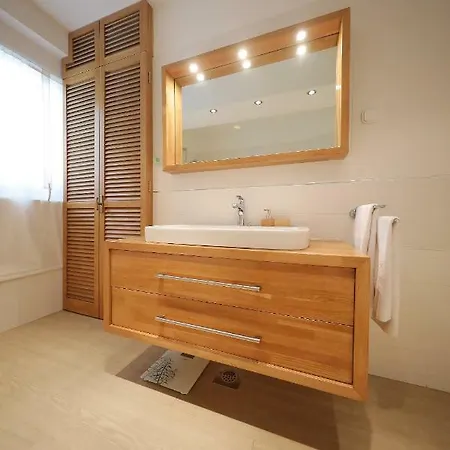 Apartman Gin * ザダル