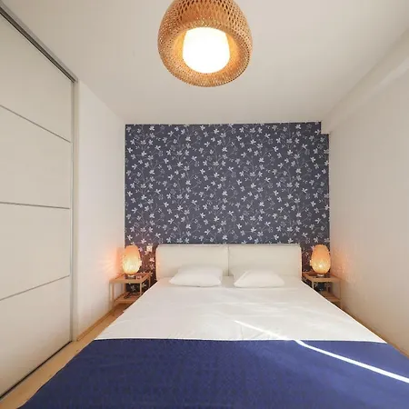 아파트 Apartman Gin