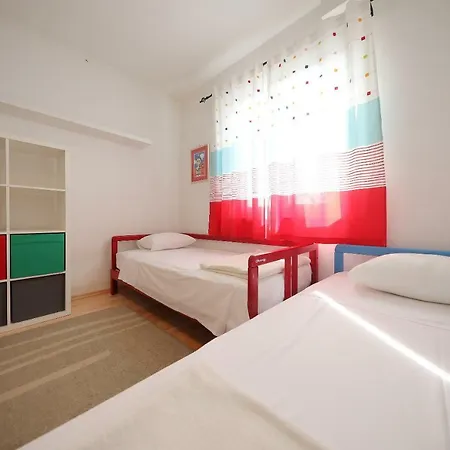 Appartement Apartman Gin *