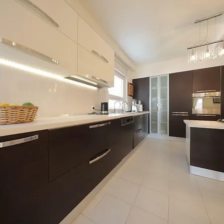 Apartman Gin Appartement *