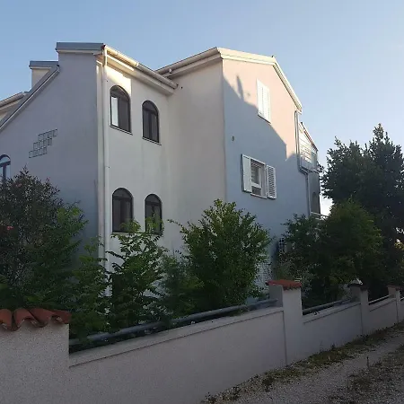 Appartement Apartman Gin